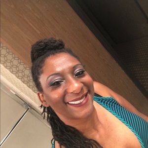 Meet your Posher, Sharon